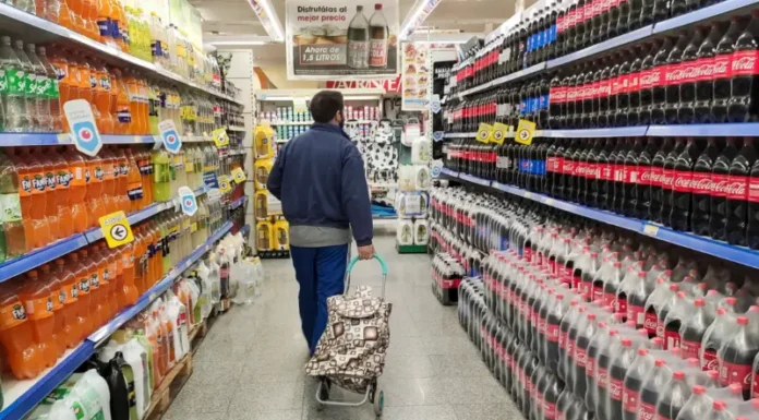 Aumentó la canasta básica y una familia necesitó $217.916 para no ser pobre