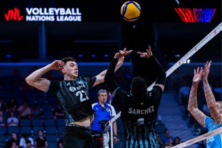 El seleccionado argentino de voley inicia la tercera ventana del torneo ante Serbia 