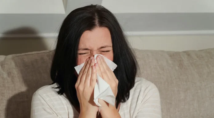 Con el frío: Repuntan las consultas por faringitis y enfermedades respiratorias ¿cómo evitarlas?