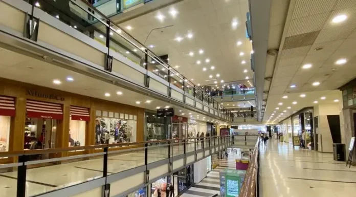 Ventas en súper cayeron en junio pero en shoppings treparon 11%