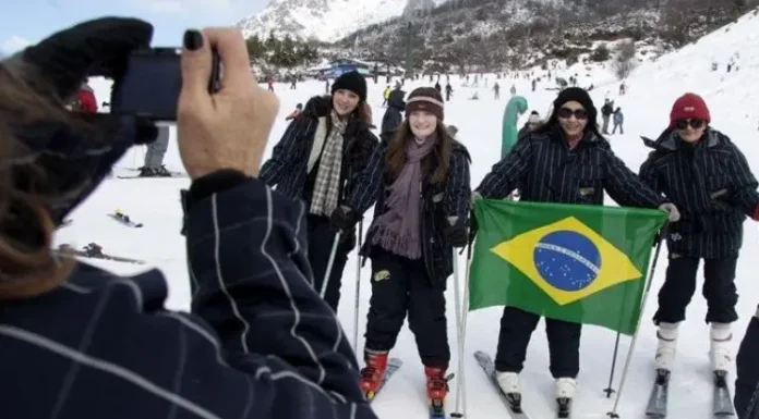 Informe: En 2023 ya ingresaron 750 mil turistas brasileños a la Argentina