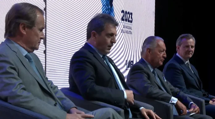 Massa en la UIA: tuvo un contrapunto con Funes de Rioja y polarizó con las ideas de la oposición