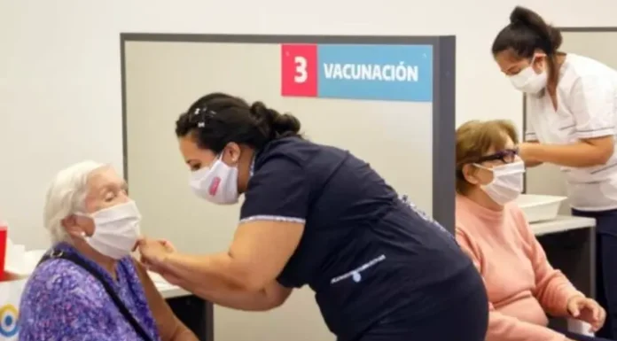 Covid-19: se dispararon los casos y un bajo porcentaje de la población se aplicó los refuerzos de las vacunas