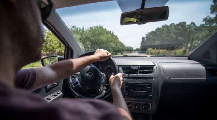 Seguridad Vial: ¿Cuál es el nuevo requisito para que los jóvenes saquen su licencia de conducir?