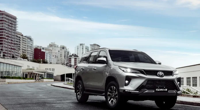 Toyota novedades de SW4: Conocé el nuevo diseño para la SUV que redefinió a su segmento