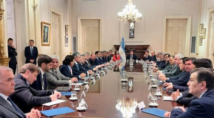 Milei redujo casi a cero los fondos no automáticos para PBA, según estudio privado