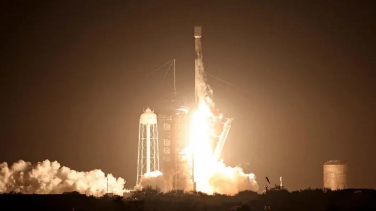 Una nave de EEUU despegó hacia la Luna y busca ser la primera empresa privada en alunizar