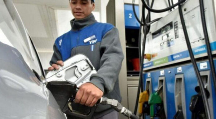 Por una actualización de impuestos, aumentan otra vez los combustibles
