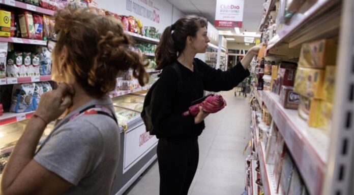 Pymes: ventas minoristas cayeron 12,6% en marzo y en 2024 acumulan retroceso de 22,1%