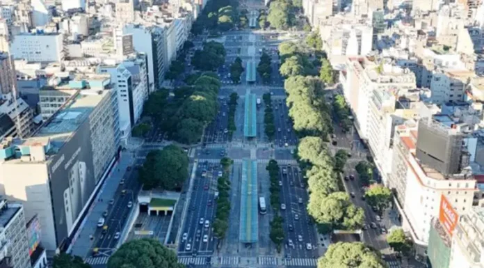 Fuerte en transporte, escuelas y Estado; menos acatamiento en comercio: radiografía del paro