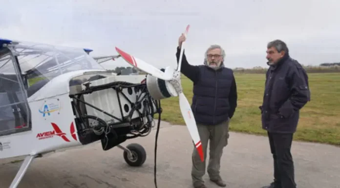 Profesionales de la UNLP construyen el primer avión eléctrico de Latinoamérica