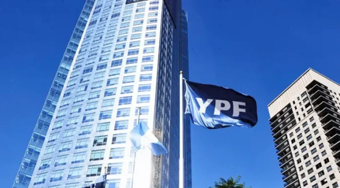 YPF y la Facultad de Ingeniería se unen para capacitar profesionales sobre riesgos ambientales y recuperación de sitios impactados