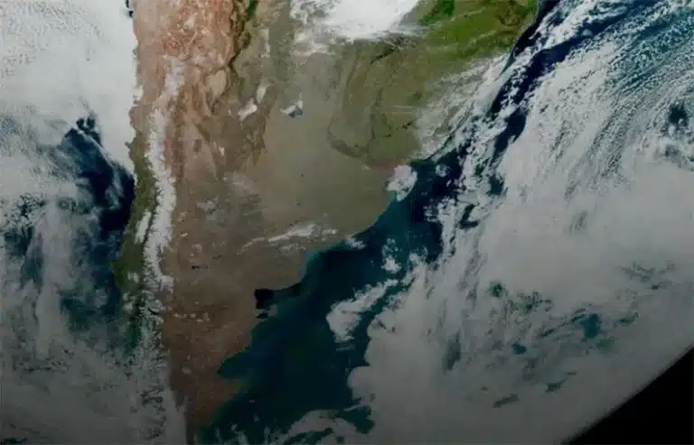 LA NASA compartió la foto de la Tierra vista desde el espacio más nítida de la historia