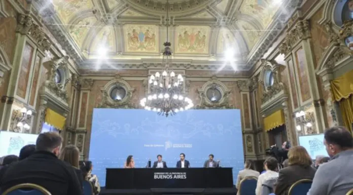 La Provincia compró 500 mil dosis y comienza a vacunar contra el dengue grave