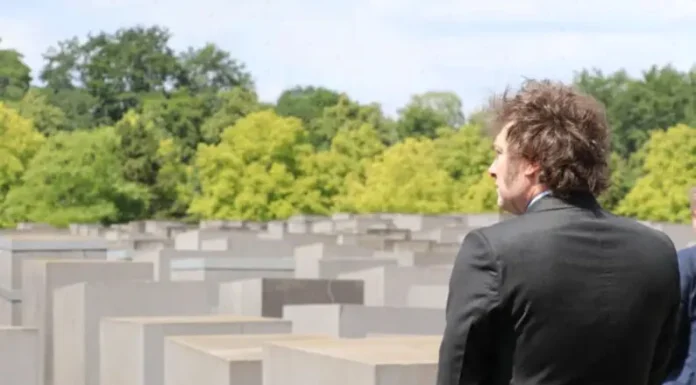 El Gobierno vetó la ley de movilidad a los jubilados y mantuvo el bono de $70.000