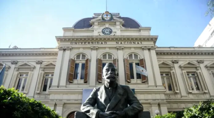 El Gobierno busca arancelar las universidades públicas para los extranjeros no residentes