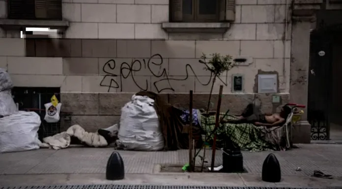 UCA: la pobreza es casi del 50% y un tercio de los hogares recortó gastos en medicamentos