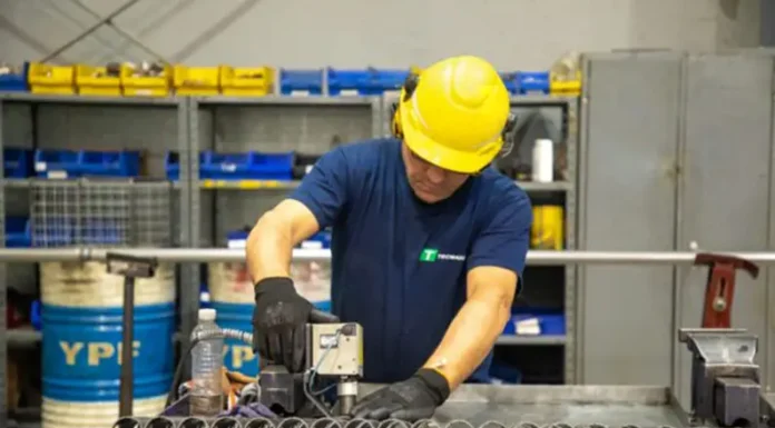 Pymes: la actividad manufacturera cayó 3,7% anual en noviembre, -13,6% en lo que va de 2024