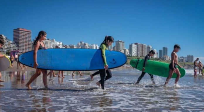 Mar del Plata vive su mejor fin de semana del verano, pero todavía lejos de las cifras de años anteriores
