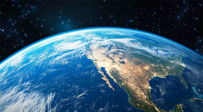 El polo norte magnético de la Tierra se mueve rápidamente: cómo afecta a los vuelos y la navegación