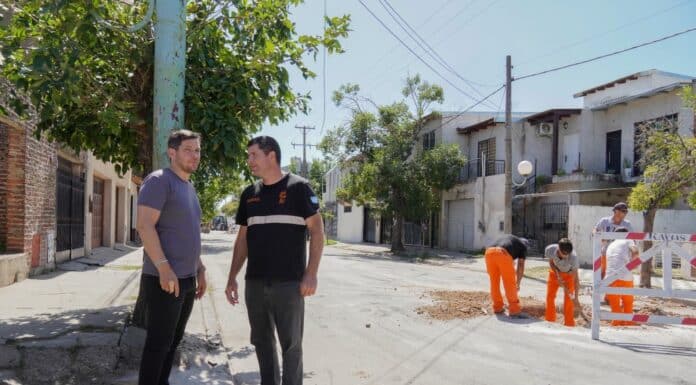 En Zárate, el intendente Matzkin inspeccionó la obra de reconstrucción vial de la calle Matheu.