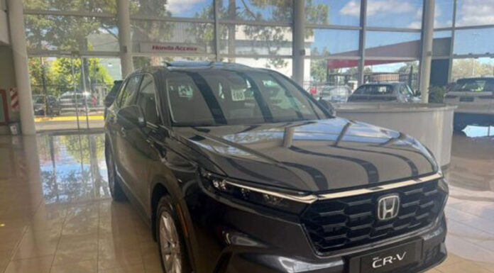 El Gobierno anunció una reducción en los impuestos para la compra de autos y motos