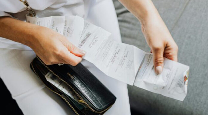 Los tickets de los grandes comercios comienzan a detallar los impuestos que pagan los consumidores