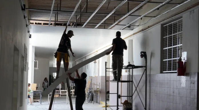 En Zárate se observa el avance de las obras de remodelación integral de la Escuela Nº 29.