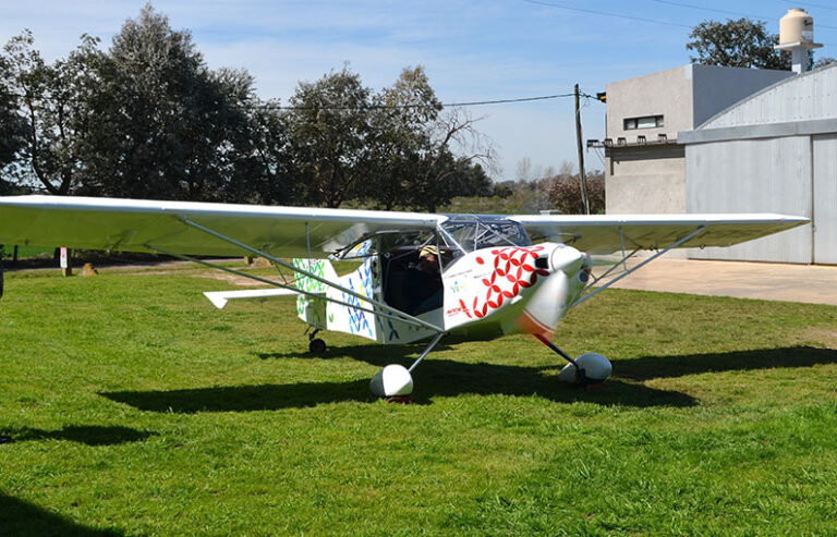 Importante reconocimiento para el avión eléctrico de la UNLP en la 43ª Convención Anual en Vuelo