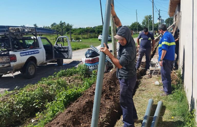 En Zárate, comienzó la obra de red de agua en el barrio Los Rosales-Urquiza