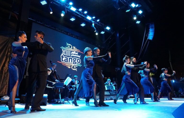 En Zárate, se comienza a palpitar el 14º Festival Provincial del Tango con una Milonga Callejera