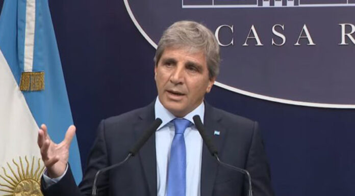 Impuestos, QR y cambios para el campo: ¿qué medidas analiza el gobierno para acelerar el uso de dólares?