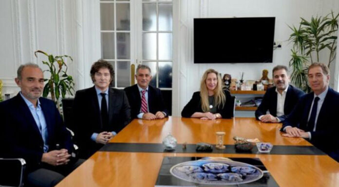 LLA y el PRO firmaron la paz y anunciaron que competirán juntos en la provincia