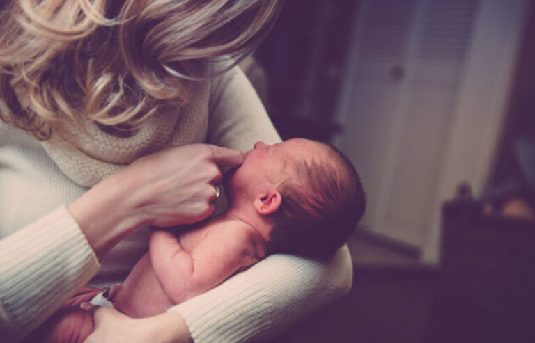 Argentina: cayó 40% la tasa de natalidad y en el 57% de los hogares no hay hijos menores