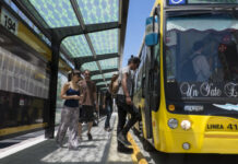 Aumento en el transporte público: tarifario completo para viajar en tren y en micro
