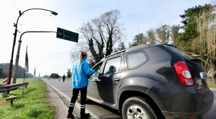 Por el descenso del precio de las naftas, también bajaron las multas de tránsito