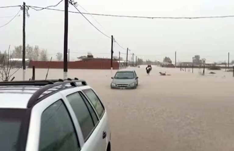 Zárate en emergencia: alerta roja y operativos de rescate ante las inundaciones con casi 200 evacuados
