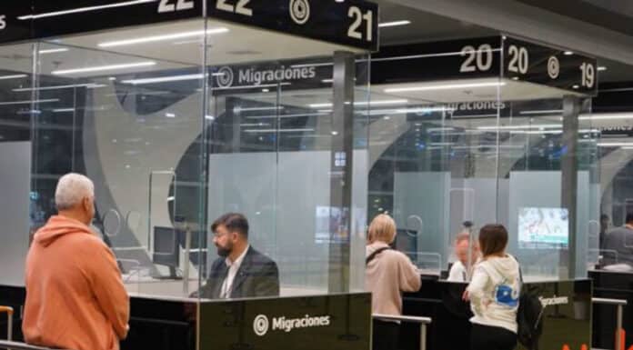 Cambios en salud, educación y ciudadanía: el Gobierno endureció por decreto la política migratoria