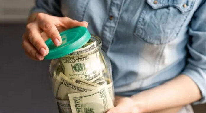 Dólares en el colchón: cada argentino tendría en promedio unos u$s2.100 en billetes en su casa