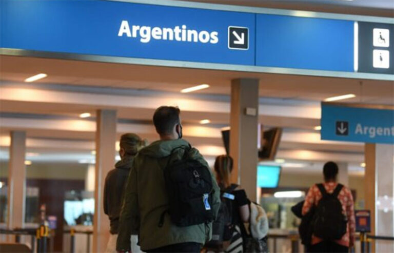 El Gobierno estudia un IVA diferencial para el turismo, que siente el impacto de la crisis