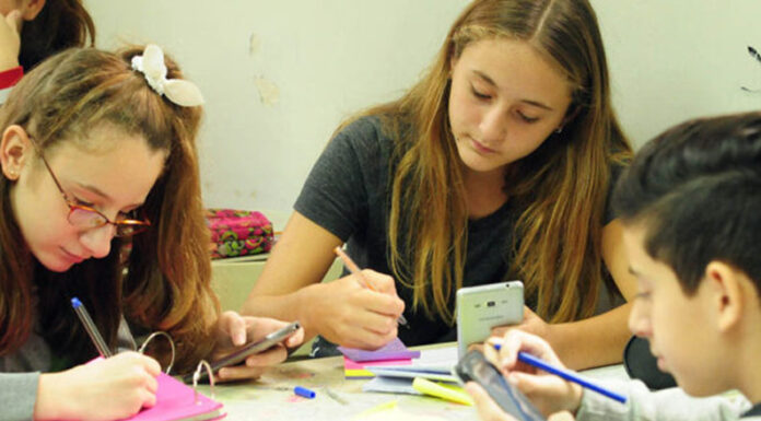 La Provincia “jubila” el boletín papel con la libreta estudiantil digital para el secundario