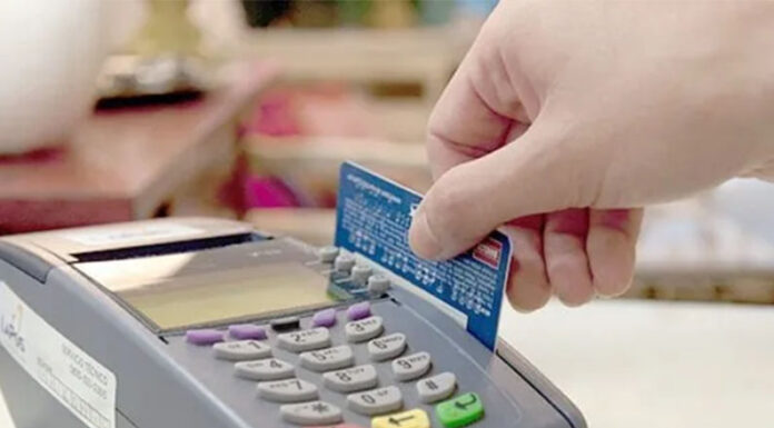 Casi la mitad de los argentinos usa tarjeta de crédito para comprar alimentos en supermercados