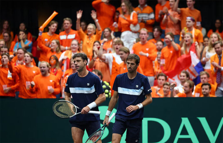 Argentina ganó el dobles, cerró la serie contra Países Bajos como visitante y se clasificó al Final 8 de la Copa Davis
