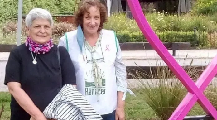 Mes Rosa: Ana Braillard impulsa en Zárate el proyecto de sus corazones solidarios llenos de amor