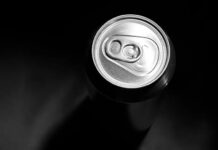 Buscan por ley prohibir la venta de bebidas energizantes a menores de edad