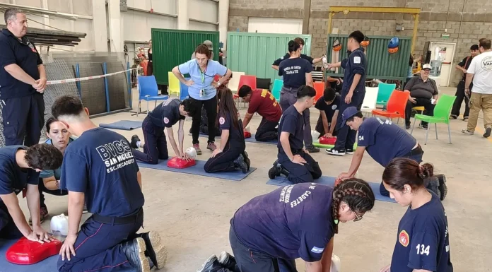 En Zárate, Bayer entrenó a futuros bomberos en el 17° Encuentro de Cadetes de la Zona Norte