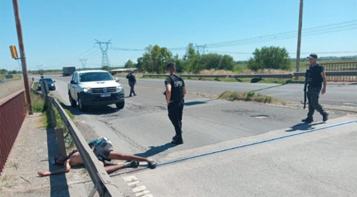 En la ruta 12: Agentes penitenciarios de una cárcel de Campana salvaron la vida con RCP a un transeúnte que se descompensó