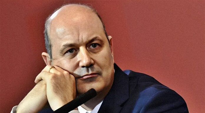 Sturzenegger afirmó que la reforma laboral regirá para todo el empleo privado, no solo para los nuevos contratos