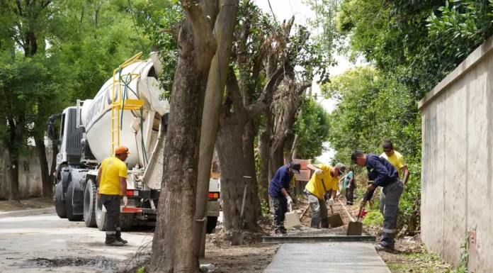 Zárate avanza con nuevas veredas en Lintridis y obras hidráulicas en España