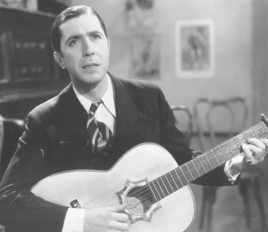 En Zárate se conmemora el Día Nacional del Tango, en honor al cumpleaños de Carlos Gardel